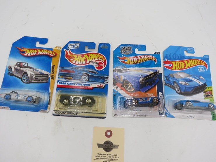 hot-wheels-and-matchbox-toy-group-image-2
