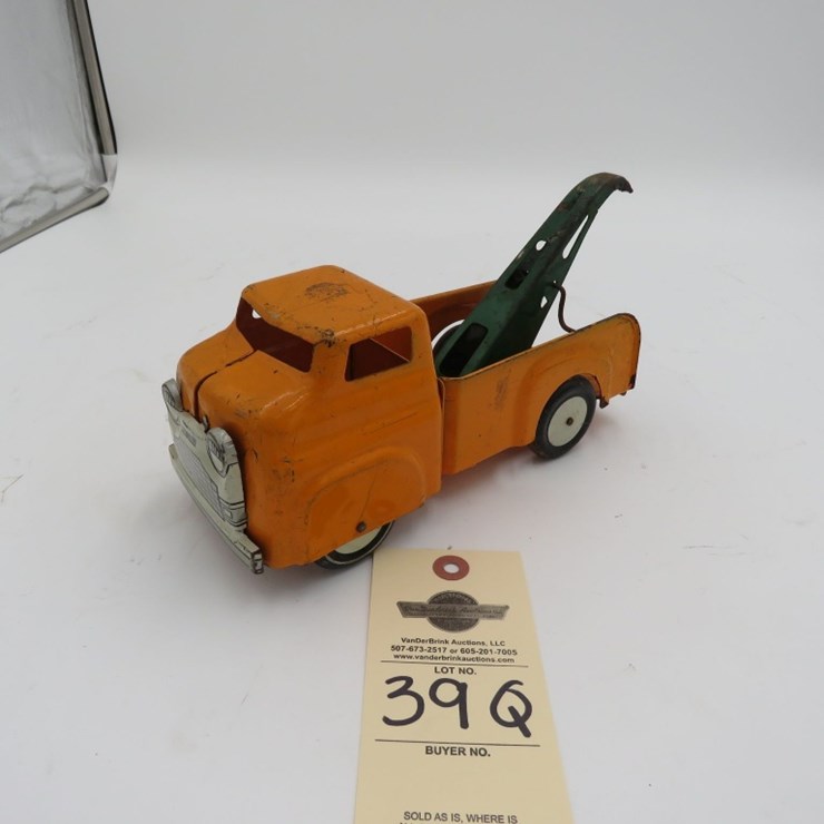 Wyandotte Tow Truck