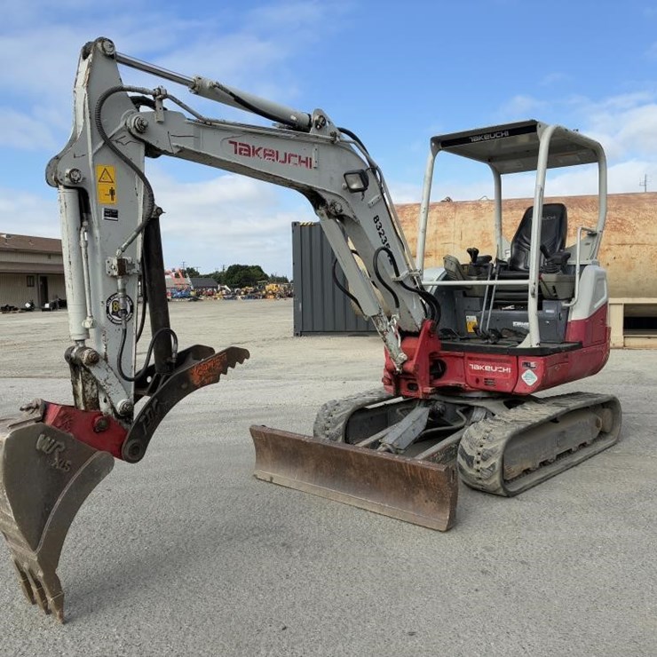 2018 Takeuchi TB253-2 Excavator