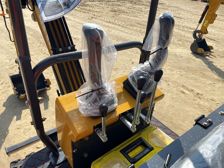 #208-•-new-rt12r-mini-excavator-image-22