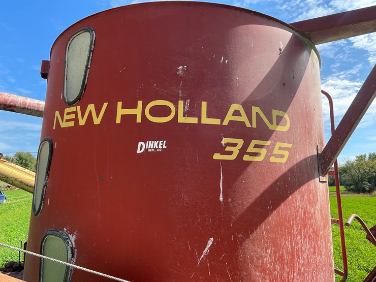 new-holland-355-image-8