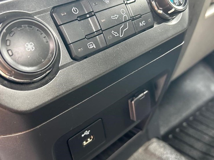 2019-ford-f350-sd-xl-image-31