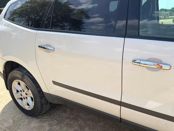 2012-chevrolet-traverse-ls-image-19