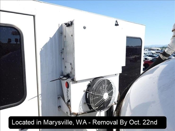 2009-peterbilt-pb320-image-20