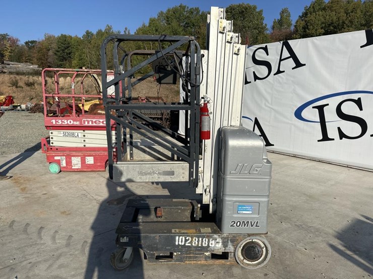2014-jlg-20mvl-image-2