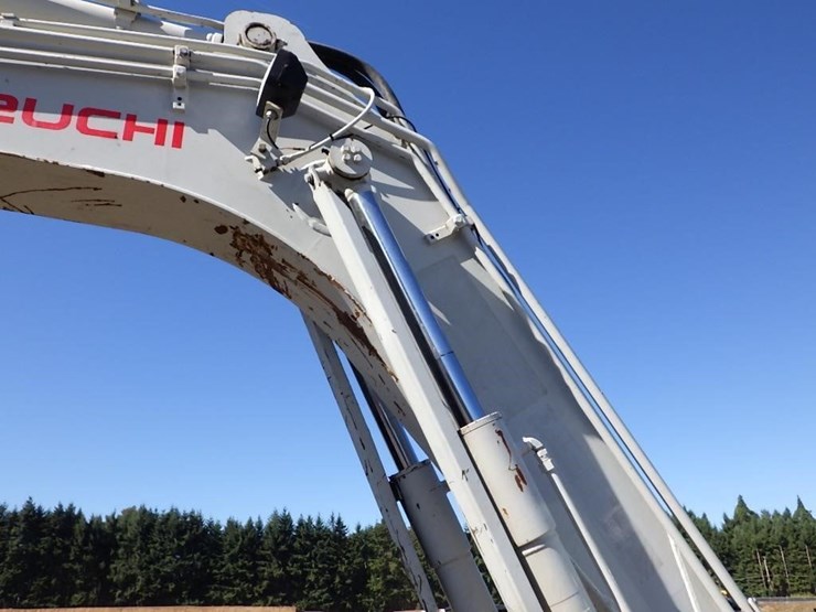 2017-takeuchi-tb290-image-14