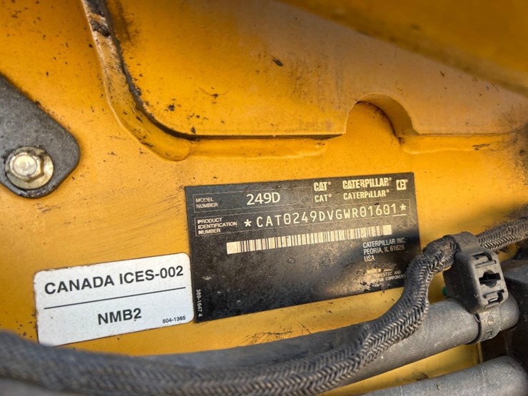 2017-caterpillar-249d-image-15