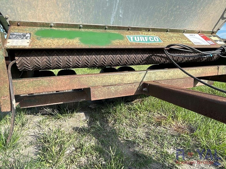 2010-turfco-mete-r-matic-iii-pull-behind-top-dresser-image-8