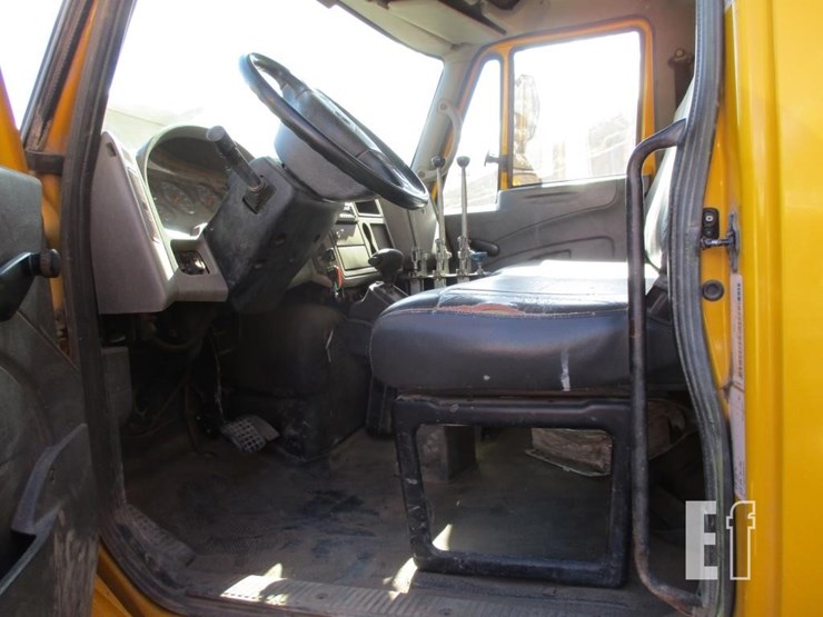 2011-international-durastar-4300-image-7