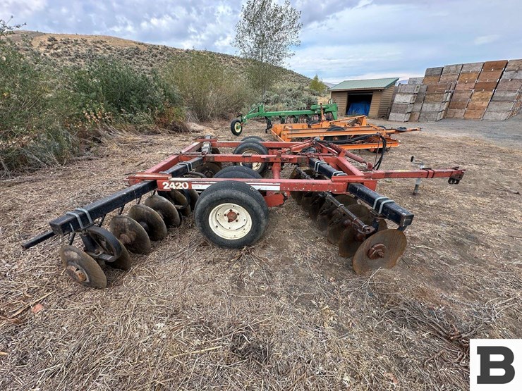 hesston-2420-image-6