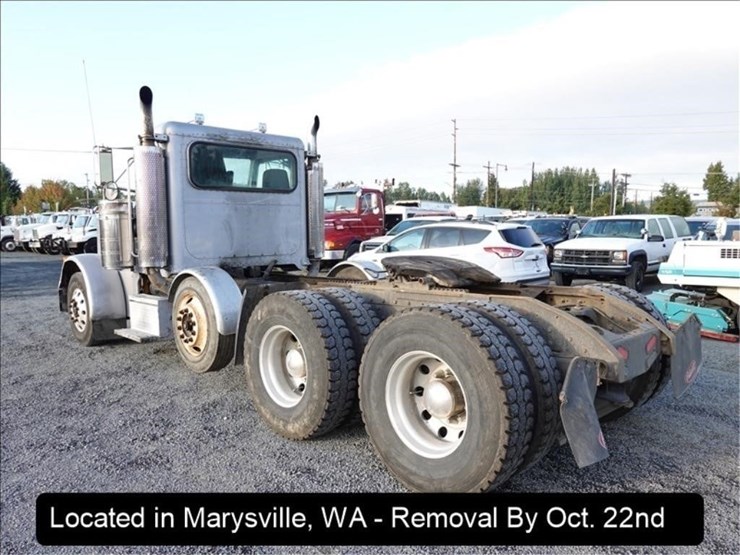 2000-peterbilt-379-image-25