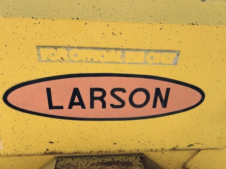 larson-6330-broom-sweeper-image-14