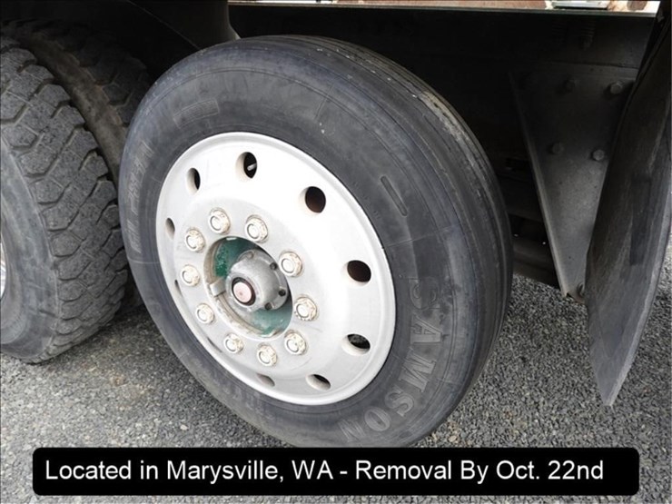 2001-peterbilt-357-image-39