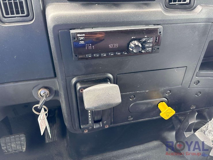 2020-international-mv607-dump-truck-image-18