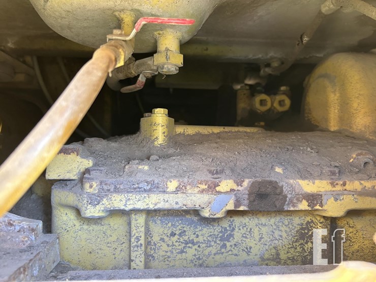komatsu-d65ex-12-image-35