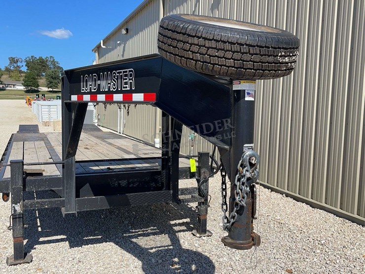 2007-load-master-27'-flatbed-gooseneck-trailer,-from-the-estate-of-dr.-ken-buchmann-image-9