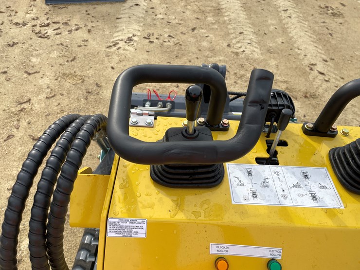 #215-•-new-landhonor-ride-on-skid-steer-loader-image-31
