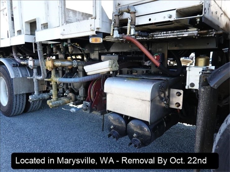 2009-peterbilt-pb320-image-56