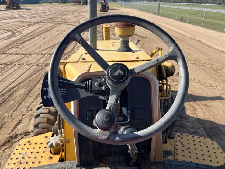 john-deere-310d-image-39