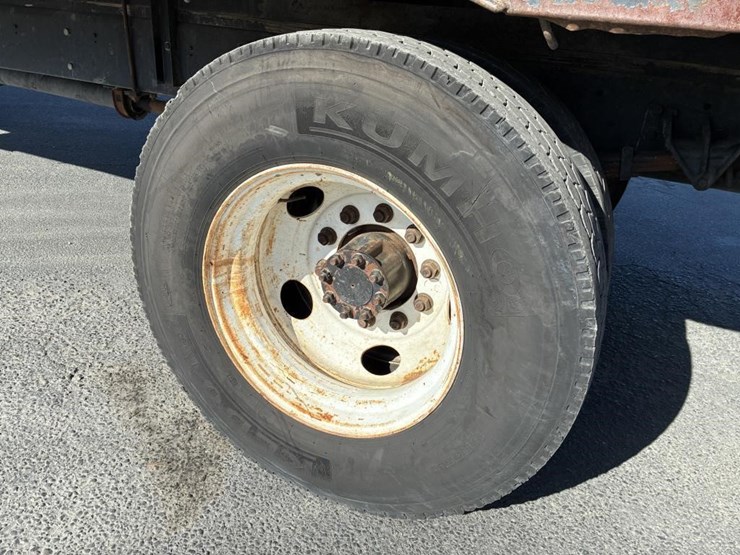 2010-ford-f650-image-7