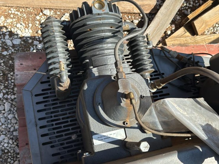 #109-•-stationary-air-compressor-image-7