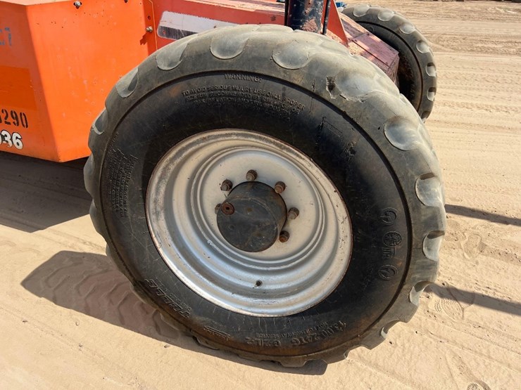 2007-jlg-skytrack-6036-telescopic-forklift-image-15