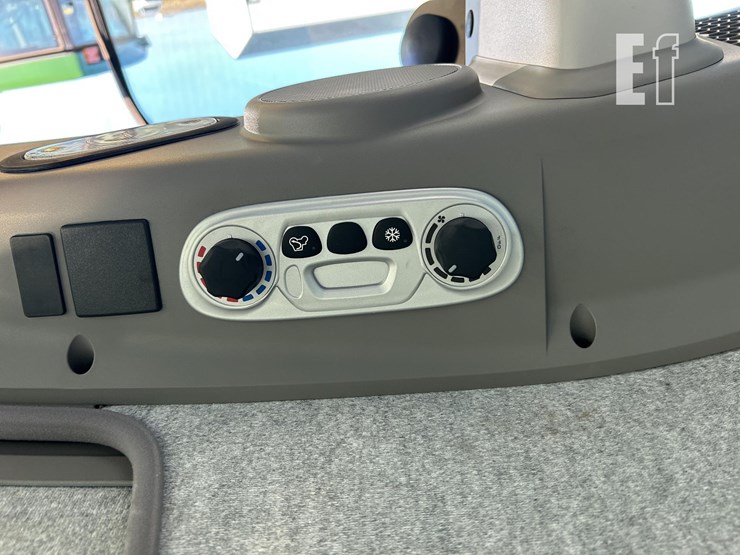 2022-deutz-fahr-6140-image-64
