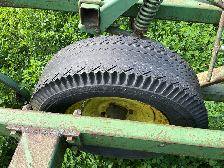 john-deere-11-image-12