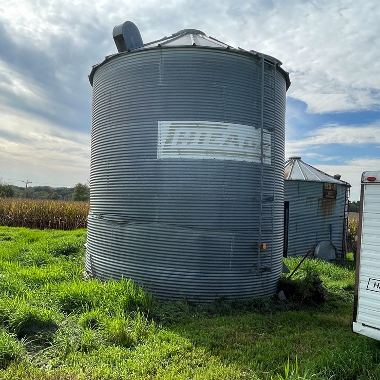 #4495 • Chicago Grain Bin