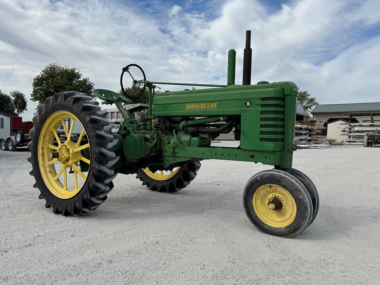 john-deere-b-image-1
