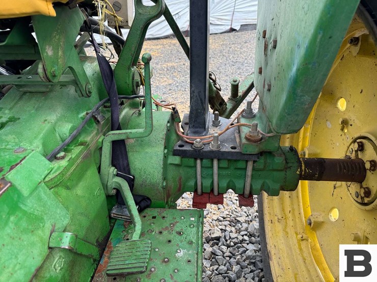 1976-john-deere-2640-image-25