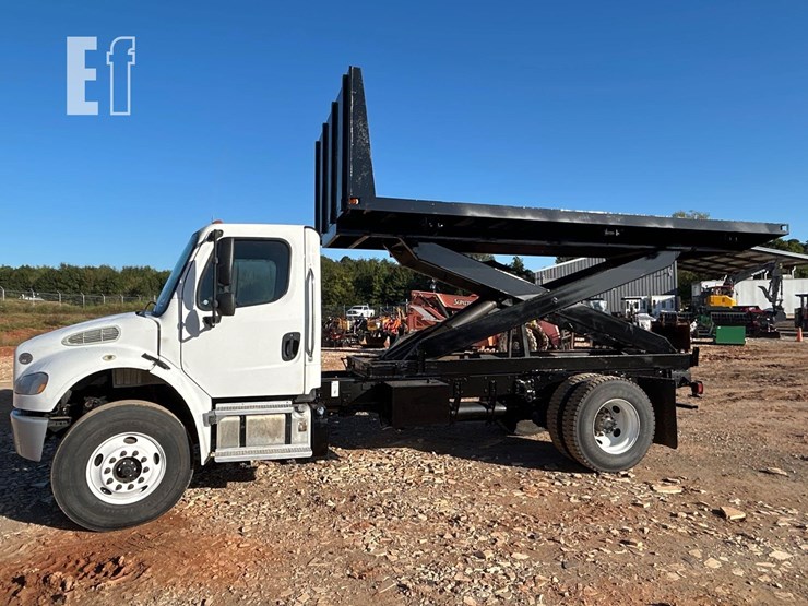 2018-freightliner-business-class-m2-106-image-30