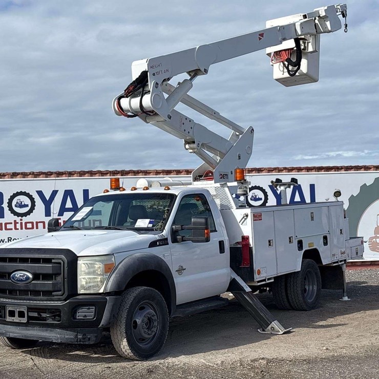 2015 Ford F-550 4x4 Bucket Truck