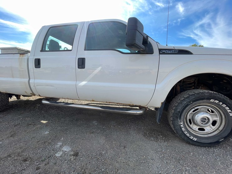 2011-ford-f250-xl-image-18