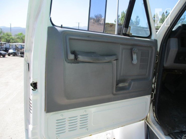 1995-ford-f700-image-11