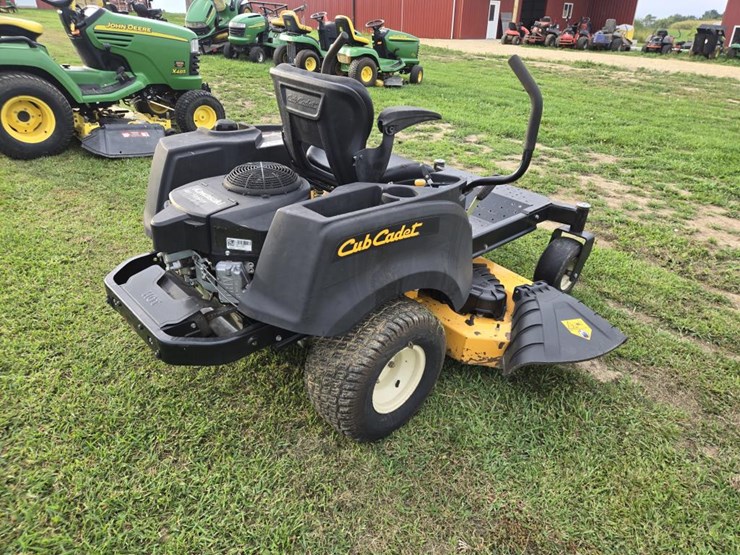 #2867-•-2017-cub-cadet-rztlx-zero-turn-mower-image-4