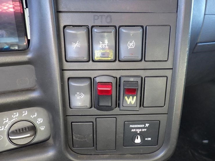 2008-gmc-c5500-11'-s/a-service-truck-image-50
