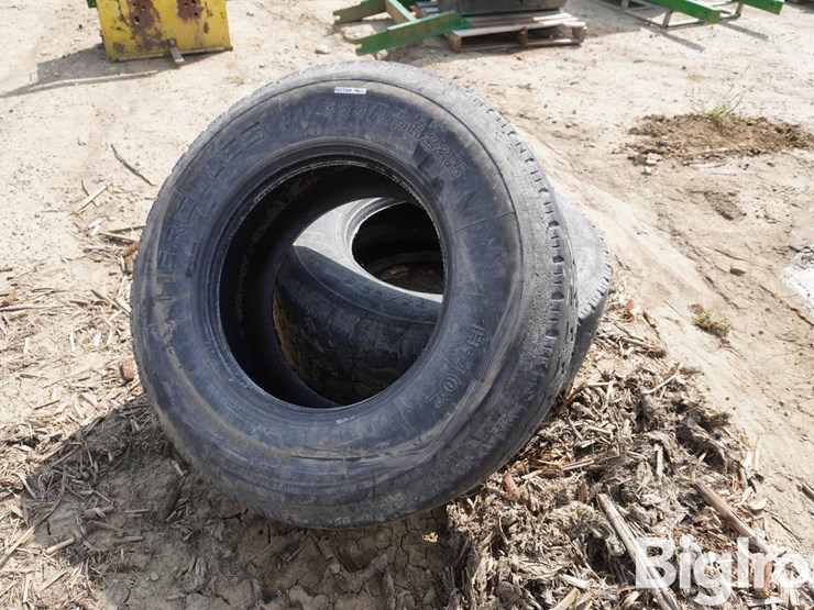 385/65r22.5-tires-image-1