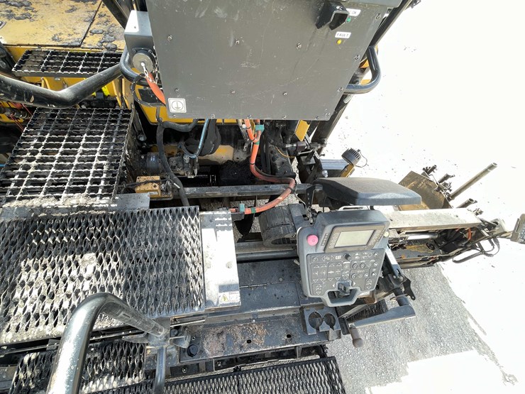 #8612-•-2019-cat-ap100f-asphalt-paver-(aps)-image-73