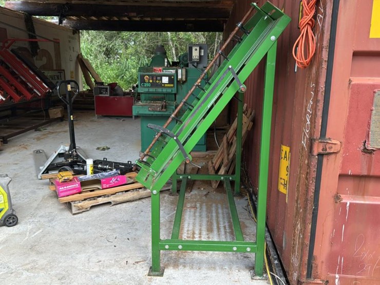 #108-•-2025-pallet-framing-table-image-2