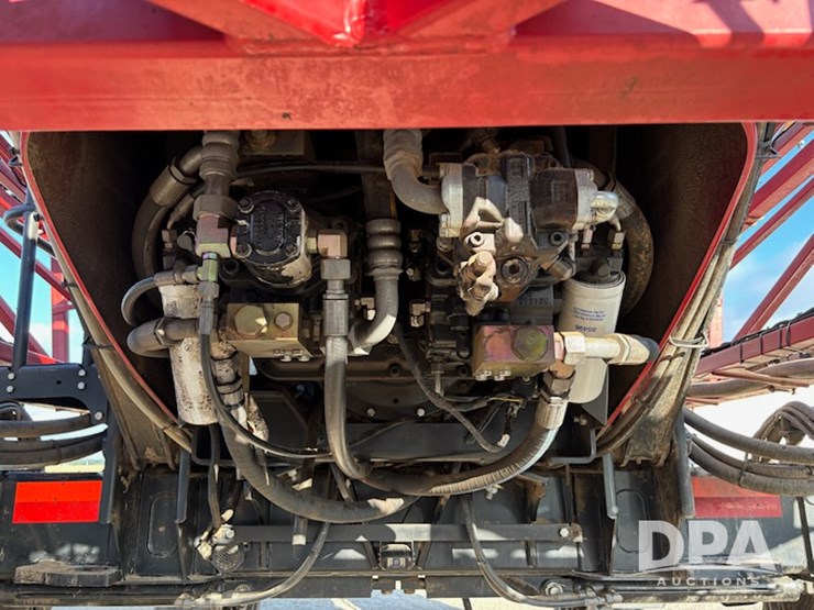 2011-case-ih-patriot-4420-image-9