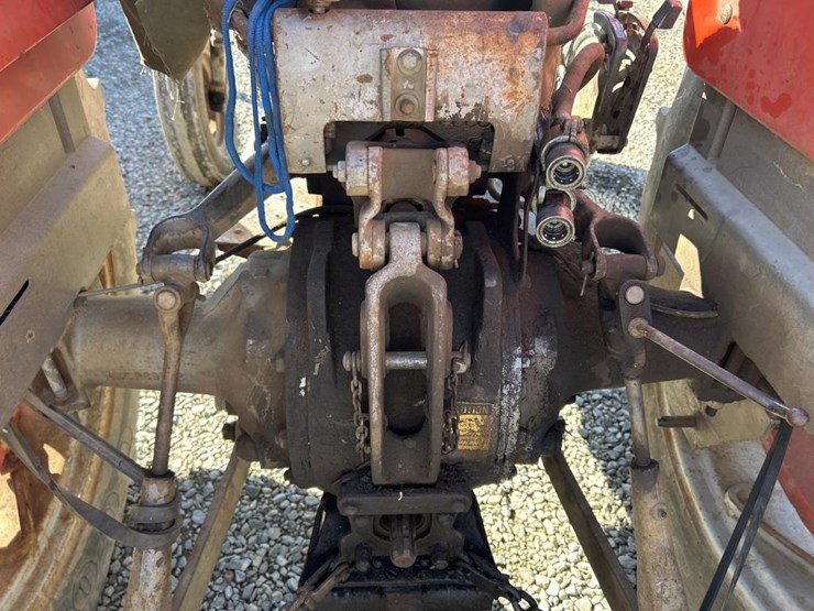 massey-ferguson-165-image-28