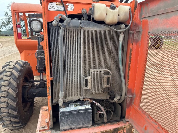 2013-jlg-8042-telescopic-forklift-image-10