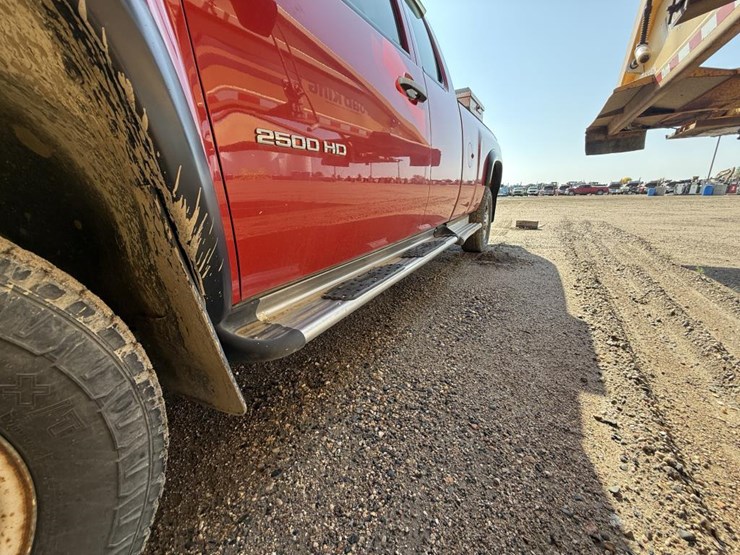 #2141-•-2013-chevrolet-silverado-2500hd-4x4-pickup-truck-image-9