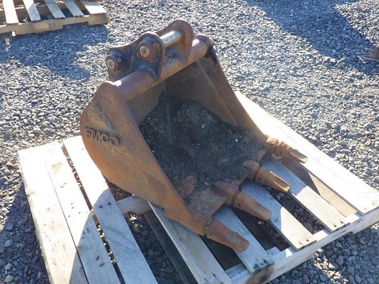 fmco-excavator-bucket-22.5"-image-2