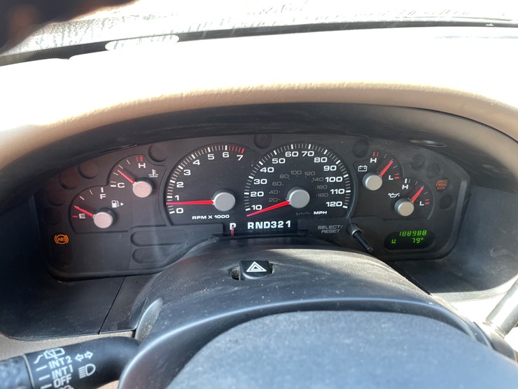2004-ford-explorer-image-66