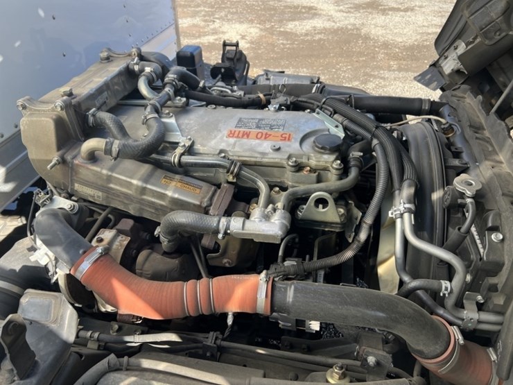 2013-isuzu-nrr-image-15