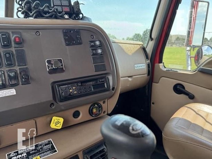 mack-granite-cv713-image-45