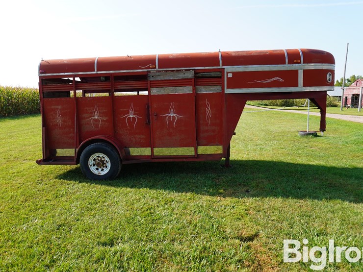 1988-bp-6.5'x12'-s/a-livestock-trailer-image-4