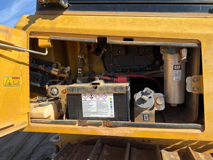 2007-caterpillar-d6k-lgp-image-40